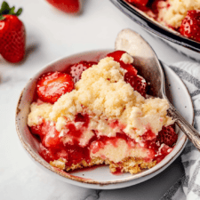Strawberry Cheesecake Dump Cake Recipe