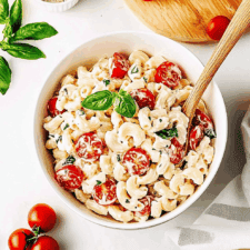 Creamy Caprese Pasta Salad Recipe